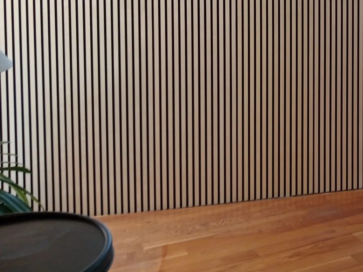 Akoestische wandpanelen van eiken