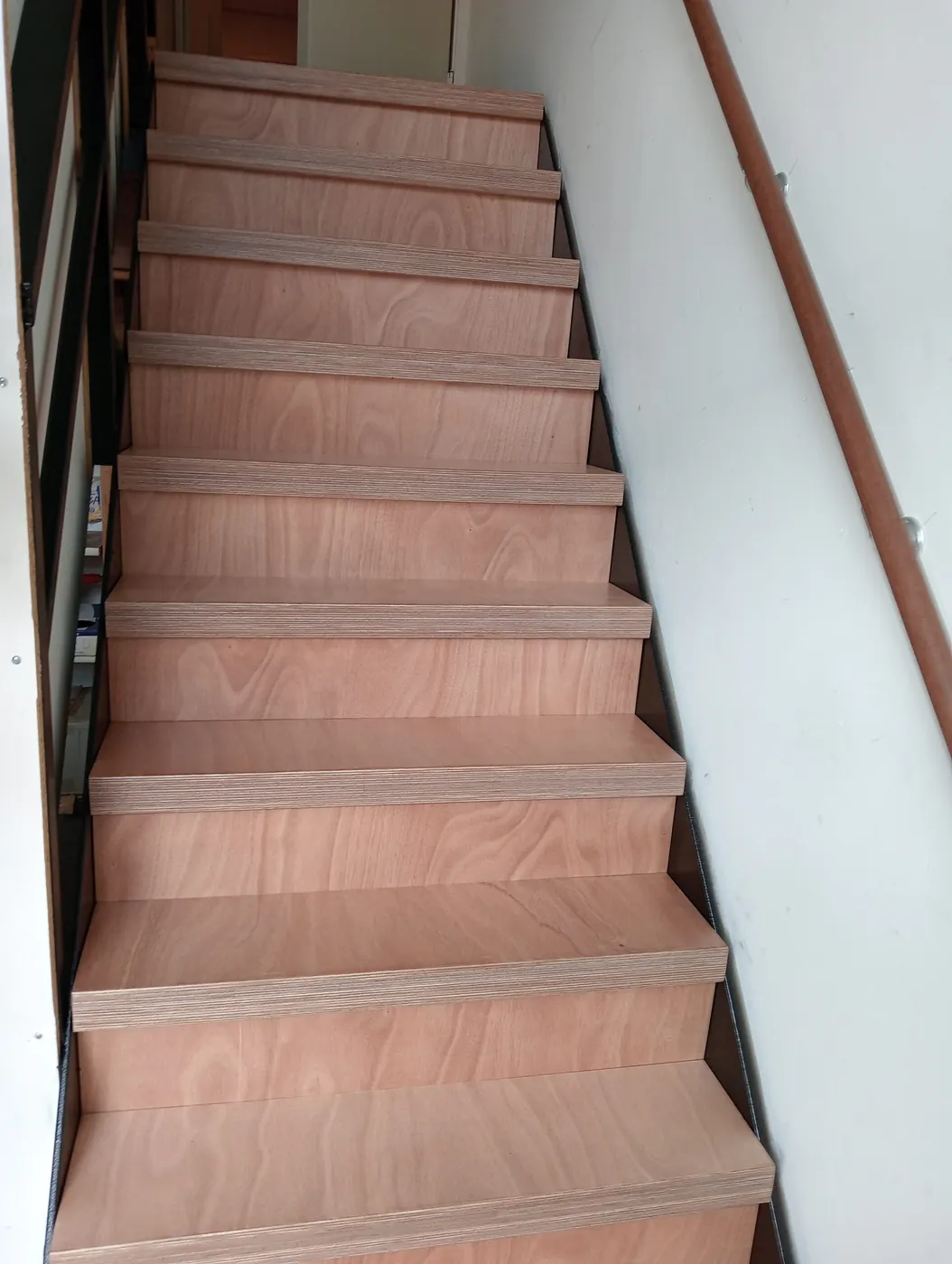 Traprenovatie en trap bekleden door RenovaStairs