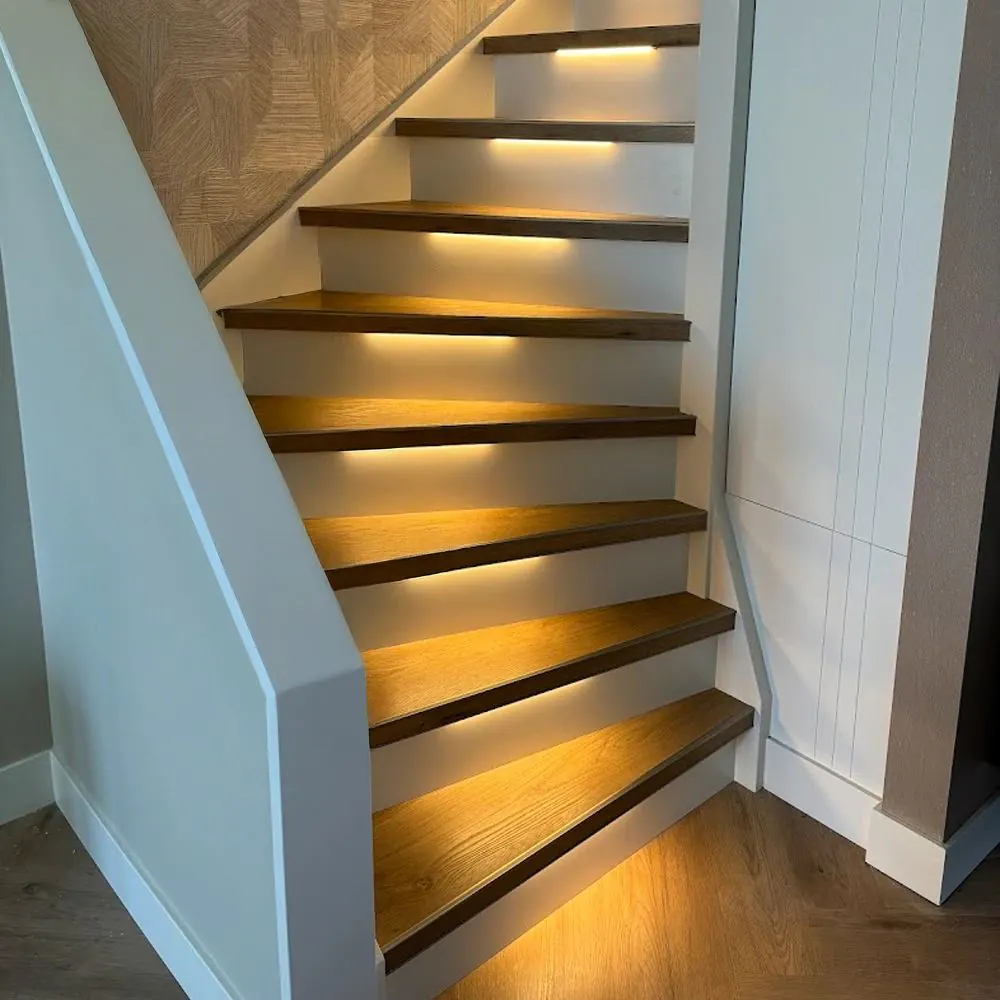 Dynamische LED trapverlichting in warm wit