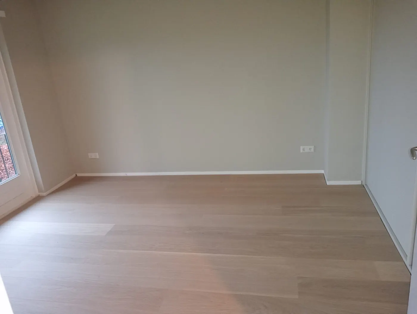 Laying PVC, herringbone and laminate floors